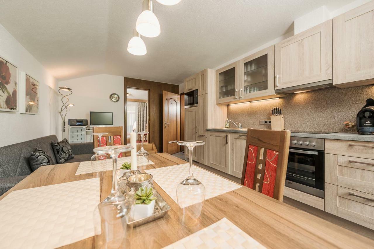 Hotel Haus Christine Ried im Zillertal Esterno foto